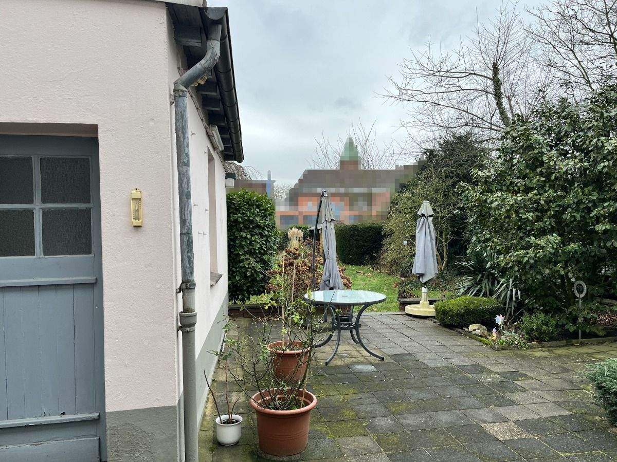 Einseitig-angebautes solides Ein-bis Zweifamilienhaus in Duisburg Alt-Homberg mit Garage – Duisburg – Vorschaubild 2
