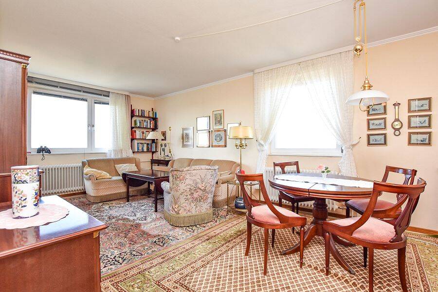 Charmante 3-Zimmer-Wohnung im 14. Obergeschoss mit schönem Weitblick über die Hansestadt Lübeck! – Lübeck – Vorschaubild 3