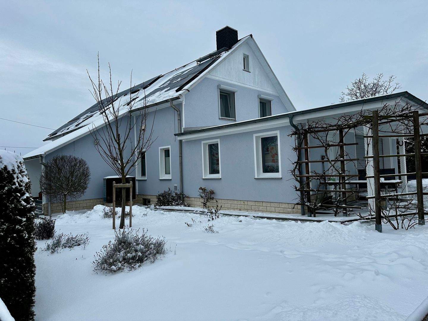 Reduziert 379.000 VB EFH Effizenz A mit Pool & Wärmepumpe Garage – Döbeln – Bild 1 von 9