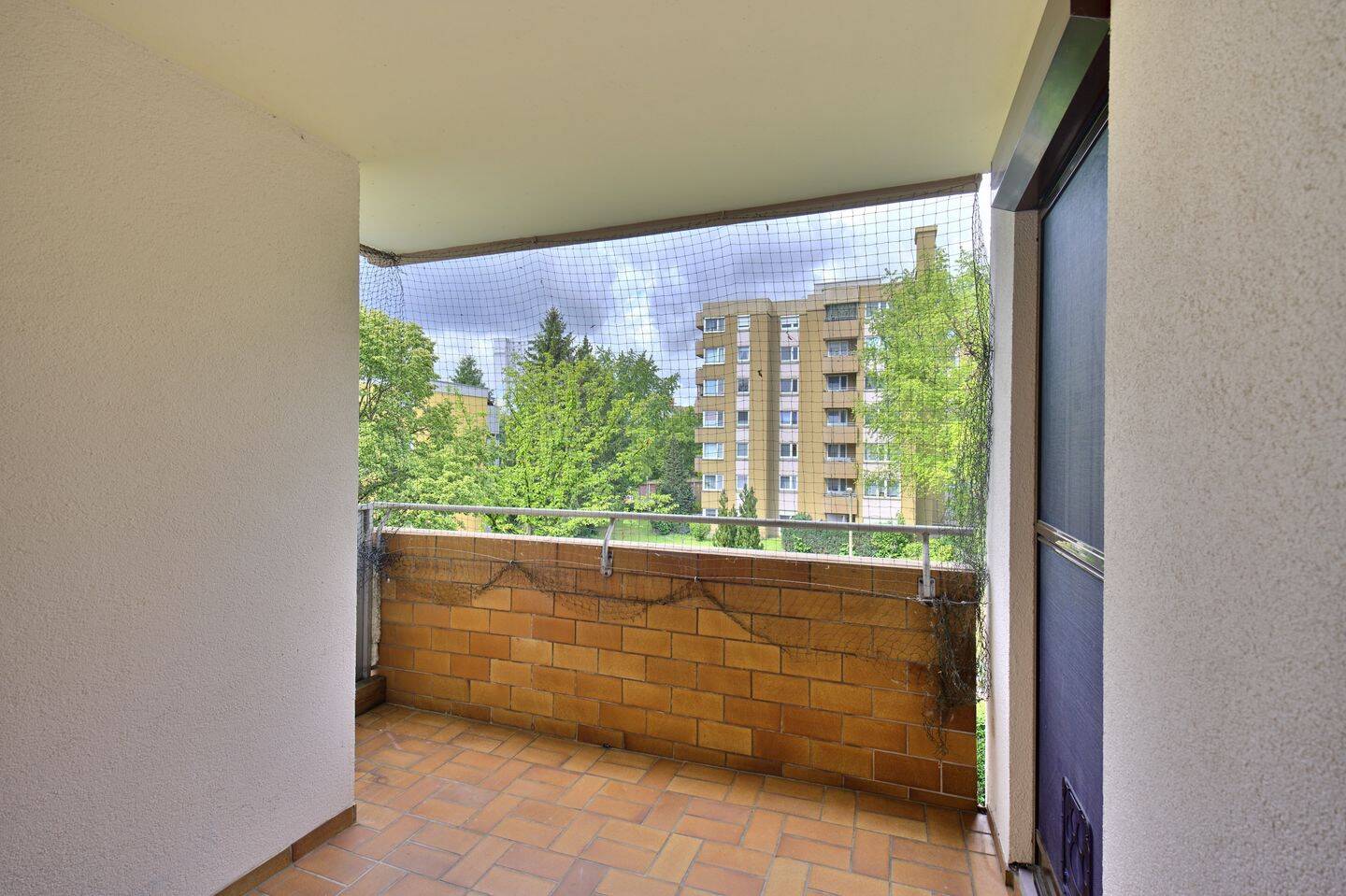 Großzügige, freie 4-Zimmer-Wohnung mit zwei Balkonen u. Tiefgaragenstellplatz – Nürnberg – Vorschaubild 3