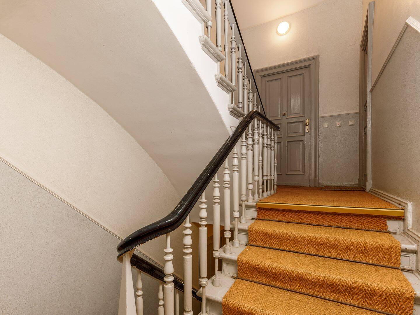 Villa Marta - Ruhig gelegenes Pied-à-terre mit Aufzug fußläufig zum Ludwigkirchplatz & Ku'damm – Berlin – Vorschaubild 7
