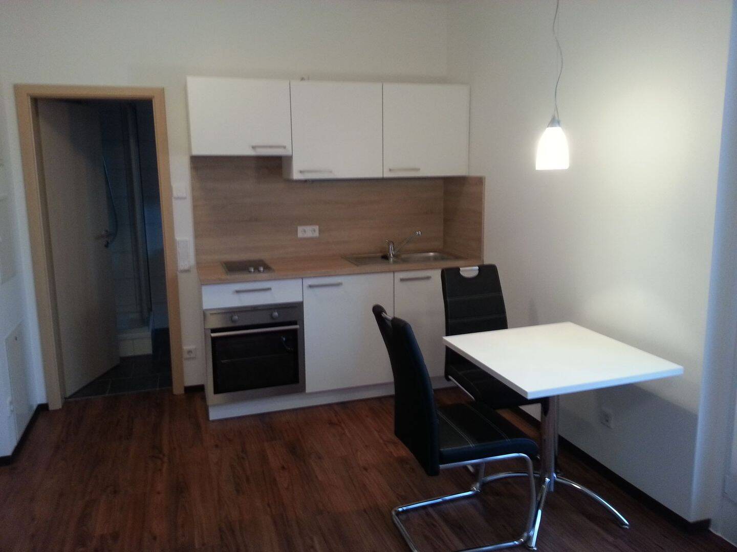 Schöne, neuwertige 1-Zimmer Wohnung mit S/W Dachterrasse und EBK in Ingolstadt – Ingolstadt – Vorschaubild 5