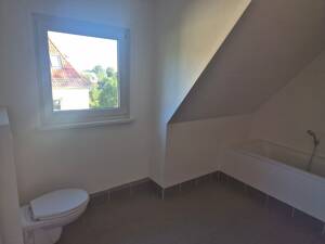 Ruhige 2.RW. mit Echtholzboden, W+D, Weitblick u.v.m. in DD.-Niederwartha zu vermieten! – 1156 Dresden – Vorschaubild 9