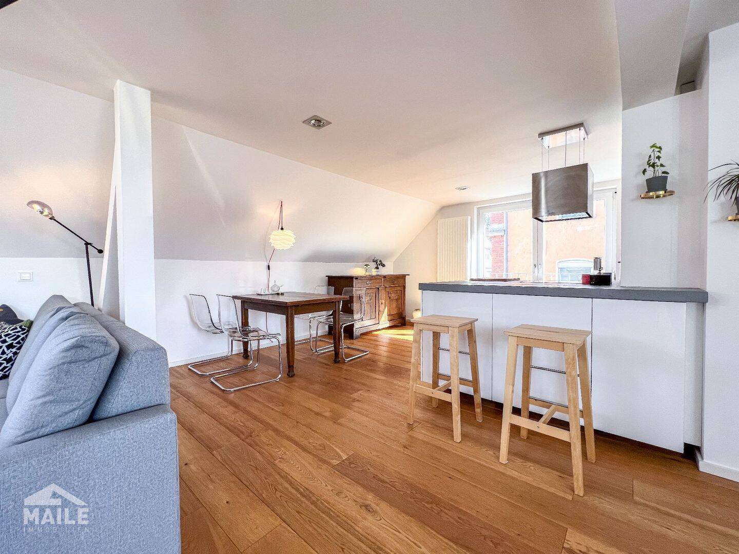 Neuwertige Maisonette-Wohnung mit großer Dachterrasse in unmittelbarer Nähe des Marienplatzes! – Stuttgart – Vorschaubild 8