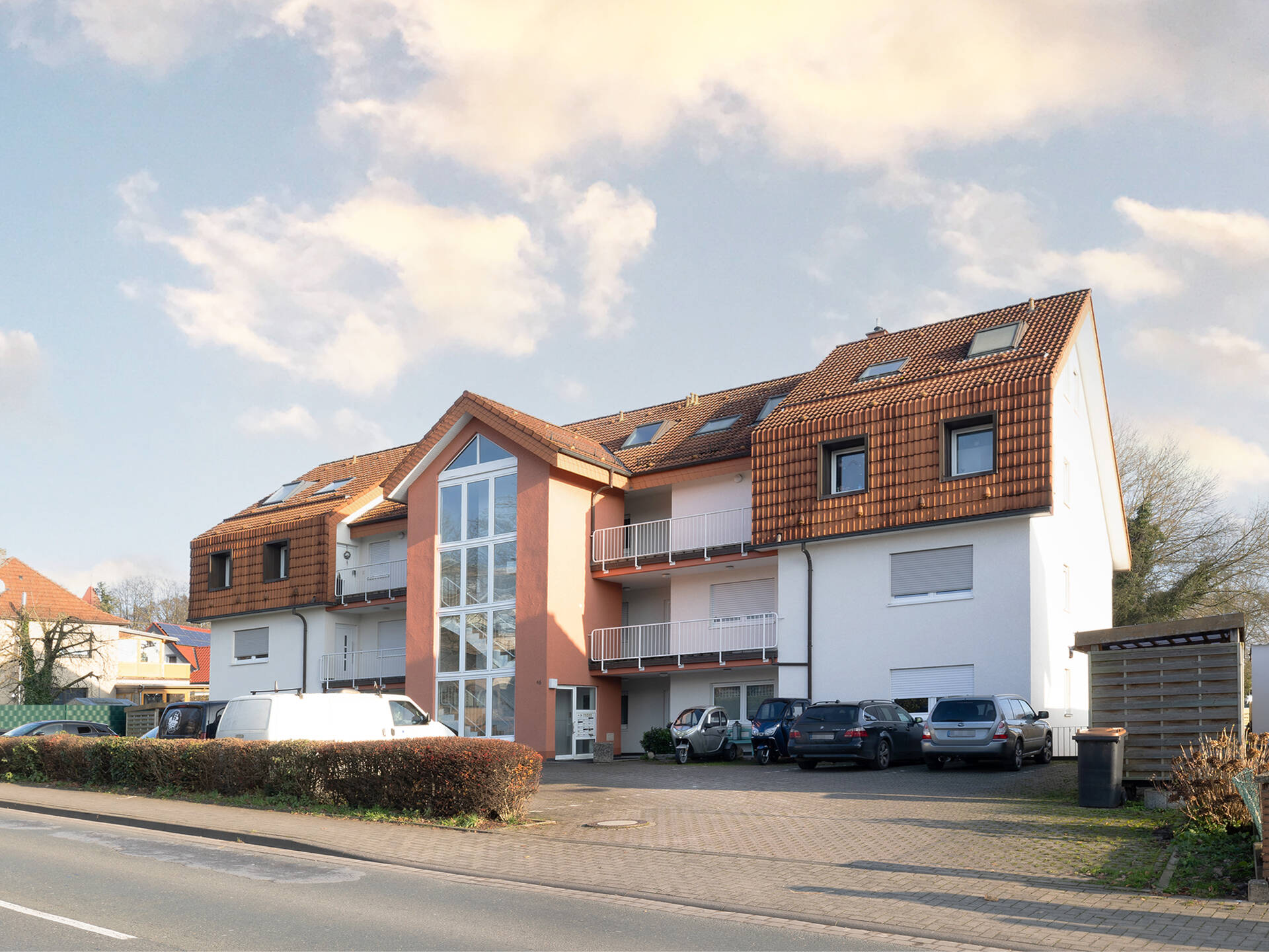 Auf's richtige Pferd setzen! 15-Parteienhaus in Hiddenhausen – Hiddenhausen – Bild 1 von 9