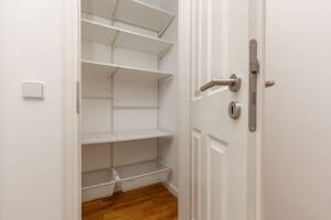 2,5 Zimmer Altbau mit Balkon - ideal für Singles & Paare – 10115 Berlin – Vorschaubild 6