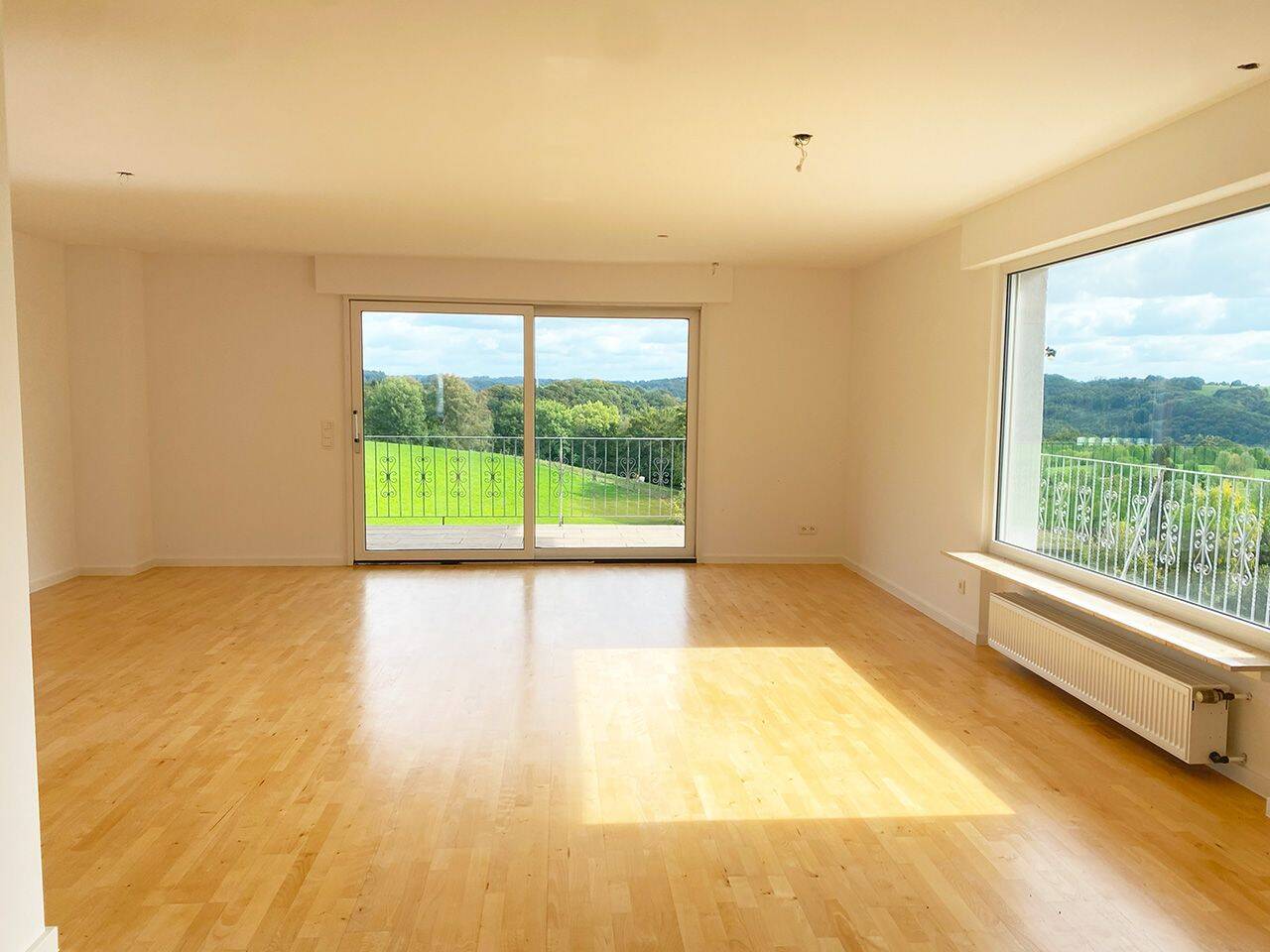 MANNELLA Mietwohnung zur Überbrückung bis 31.07.2026? Modern. Einbauküche. XXL-Balkon. Weitblick.