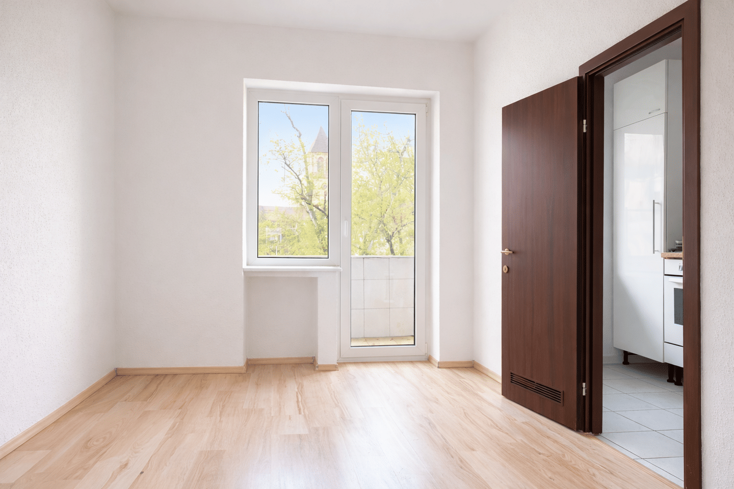 STADTNÄHE - Zwei Balkone, perfekte Aufteilung, gepflegt - diese Wohnung überzeugt sofort! – Düsseldorf – Vorschaubild 3