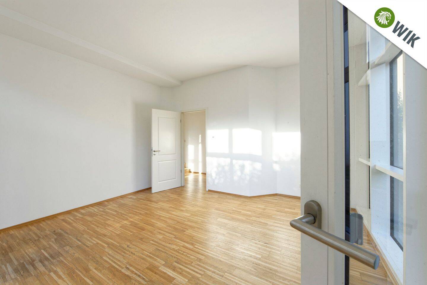 Einzigartiges „Haus-im-Haus“-Gefühl: Großzügige 4-Zimmer-Maisonette mit Terrasse und Stellplatz in der historischen Mädler-Fabrik... – Leipzig – Vorschaubild 8
