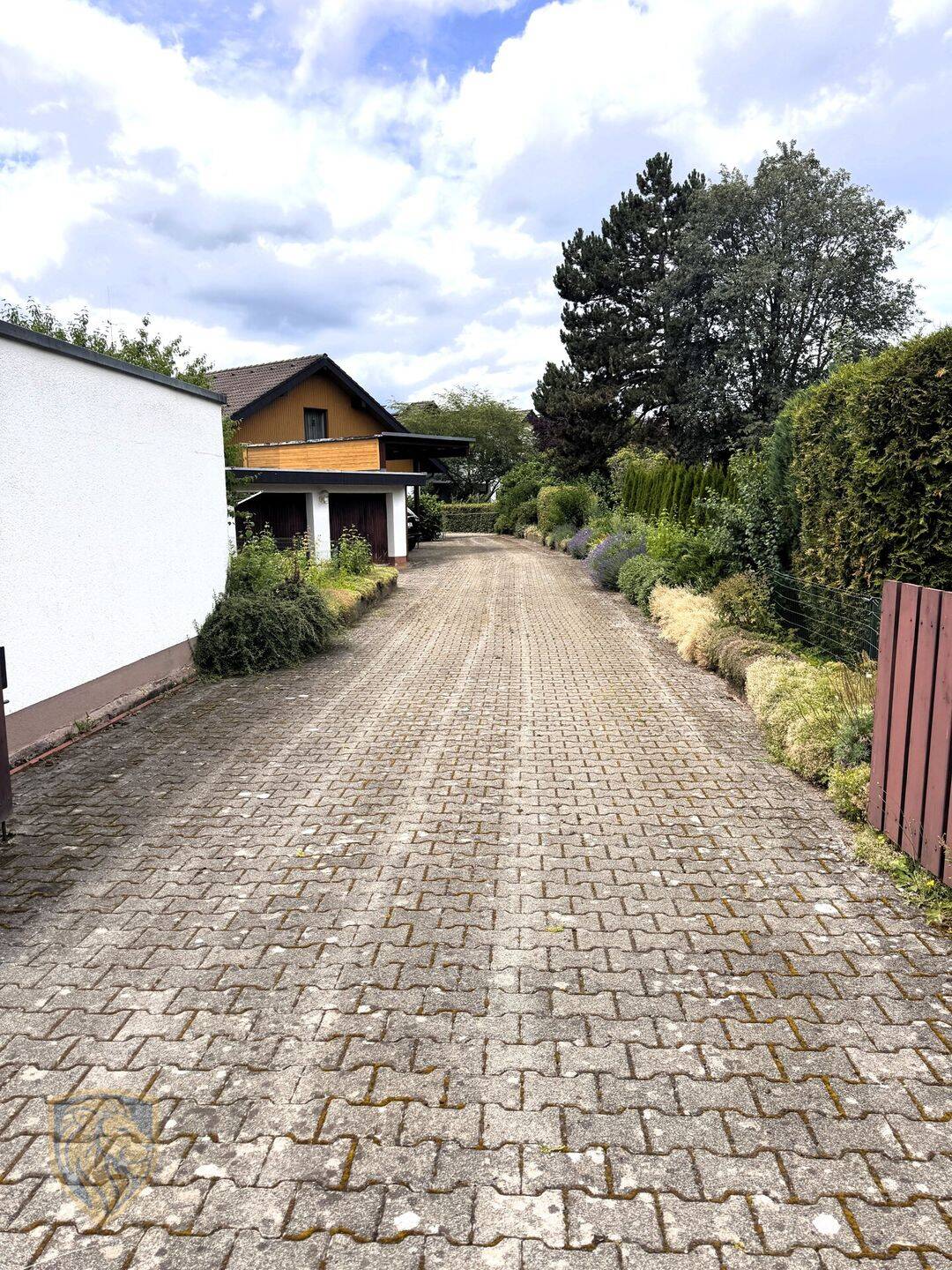 Solides Wohnhaus mit großem Grundstück in ruhiger und bevorzugter Lage von Villingen-Schwenningen - Ortsteil Pfaffenweiler – Villingen-Schwenningen – Vorschaubild 2