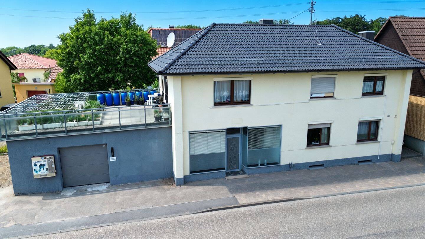 Kapitalanlage mit Potenzial - Wohn- und Geschäftshaus mit 3 vermieteten Einheiten