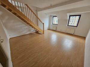 Maisonettewohnung direkt am Hasselbachplatz inkl. 2 Zimmer + EBK+Bad mit Wanne+Gäste- WC+Laminat! – 39104 Magdeburg – Vorschaubild 2