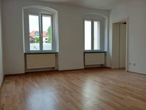 Helle ruhige 2 Zimmer Altbauwohnung generalsaniert