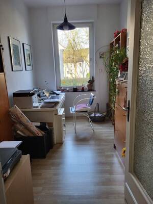Charmante 4-Zimmer-Erdgeschosswohnung mit großer Terrasse, eigenem Garten und Doppelgarage – 48153 Münster – Vorschaubild 2