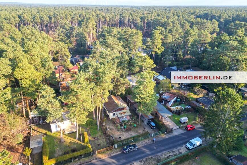 IMMOBERLIN.DE - Angenehmer Bungalow auf naturschönem Grundstück in harmonischer Lage in Seenähe – Grünheide (Mark) – Bild 1 von 9