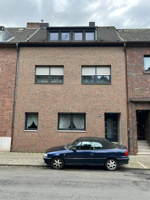 Kernsaniertes 3 Familienhaus mit Terrasse und Garten