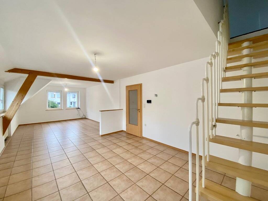 Bezugsfertige und sanierte 4-Zimmer-Maisonettewohnung mit schöner Einbauküche und Gartennutzung