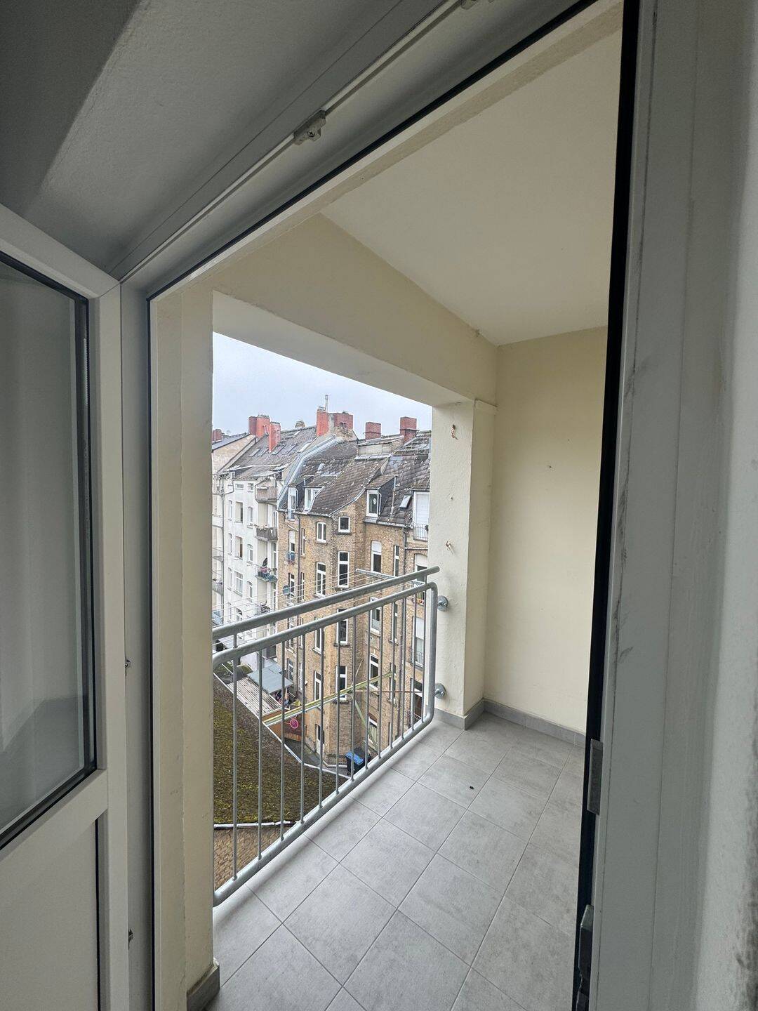 Lichtdurchflutete 3 Zimmer Wohnung im Westend – Wiesbaden – Vorschaubild 4