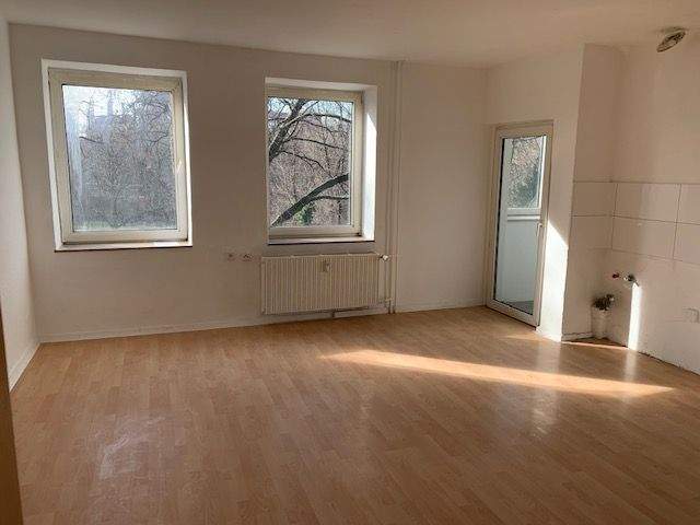 Hell und sonnig: gepfl. 3 Zimmer-Wohnung direkt am Park - Vereinsstr. 23b ! – Duisburg – Vorschaubild 2