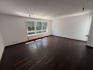 Elegante 3-Zimmer-Wohnung im Herzen Paderborns mit Balkon, Tiefgarage und hochwertiger Ausstattung. – 33102 Paderborn – Vorschaubild 2