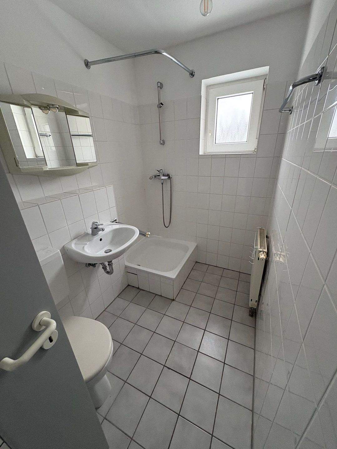 Charmante Dachgeschosswohnung mit Balkon in Braunschweig – Braunschweig – Vorschaubild 2