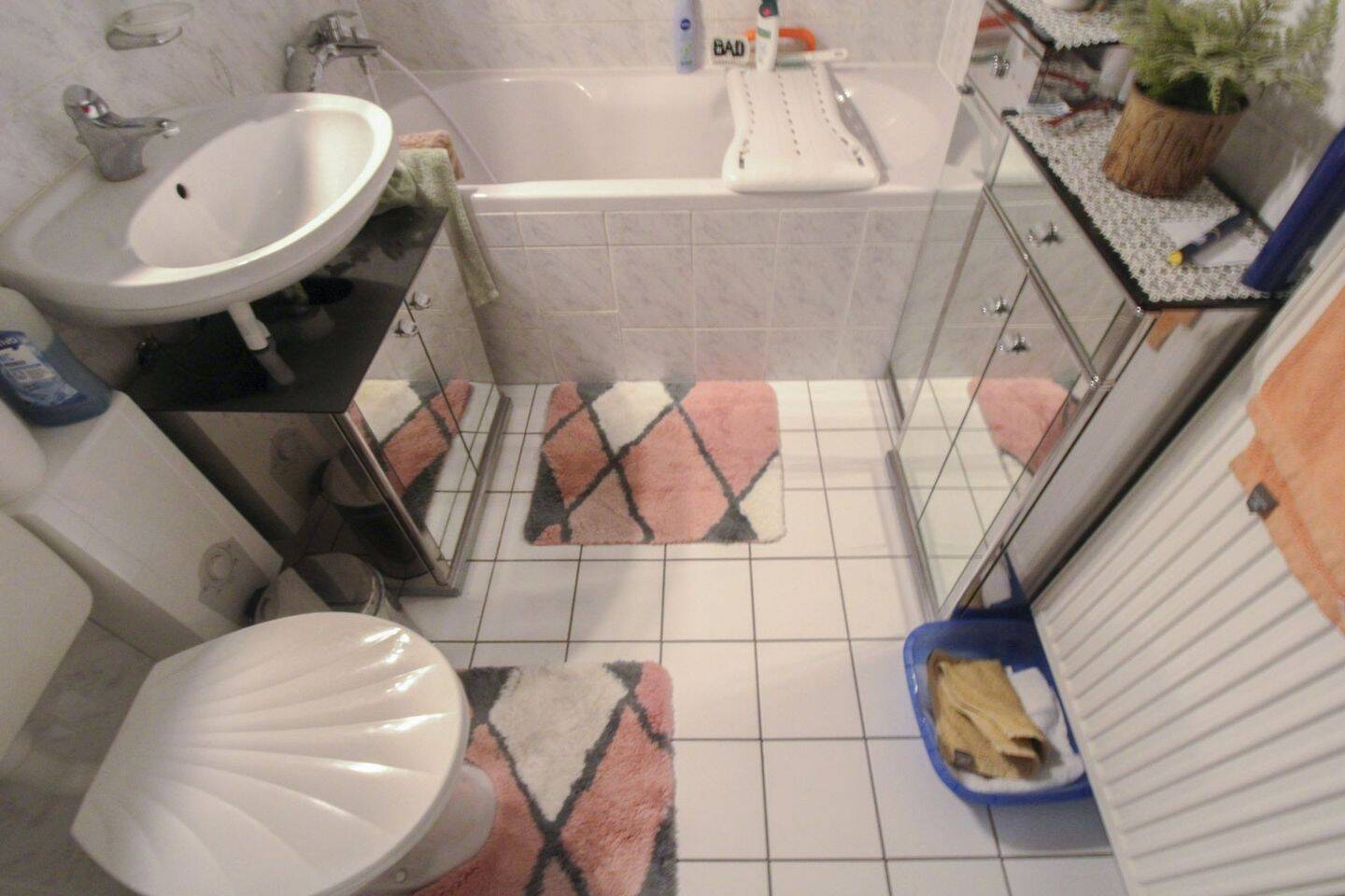 Vermietete 2-Zimmer-Wohnung mit Balkon und PKW Stellplatz in den grünen Hinterhof – Berlin – Vorschaubild 6