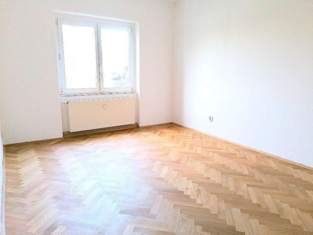 !! 4-Raum-Wohnung mit Balkon, Parkett und PKW-Stellplatz !! – Chemnitz – Vorschaubild 8