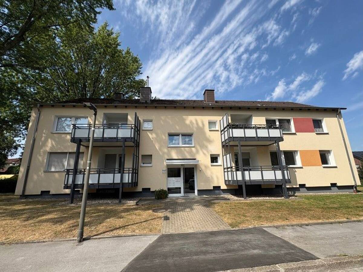 Bezugsfertige 2-Zimmer-Wohnung mit großem Balkon – 44339 Dortmund – Bild 1 von 8