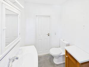 Raumwunder mit Kamin: Modernisiertes Einfamilienhaus mit 5 Räumen in ruhiger Lage – 12621 Berlin – Vorschaubild 8