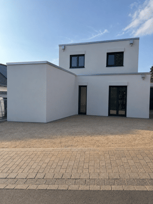 Moderne Neubau-Doppelhaushälfte in ruhiger Lage von Eitorf-Mühleip – Erstbezug mit Top-Ausstattung!