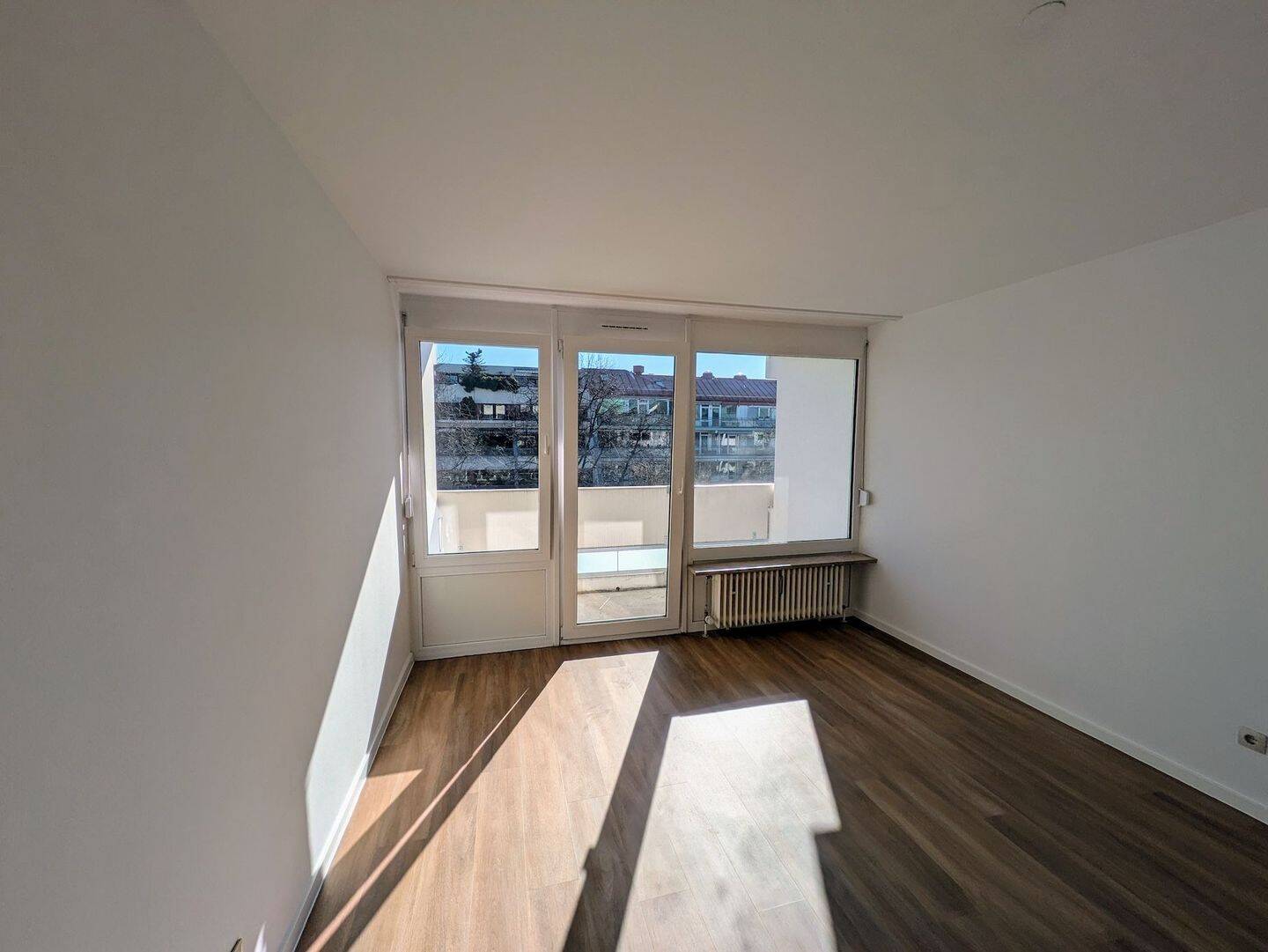 Zentrale 1 Zimmer Wohnung Bezug 1.9.26 – München – Vorschaubild 3