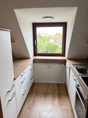 Gemütliche 3 ZKB Wohnung mit Einbauküche in Kassel-Wilhelmshöhe - PKW-Stellplatz möglich – 34131 Kassel – Vorschaubild 3