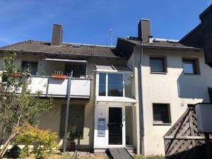 2 Zimmer Wohnung im Erdgeschoss mit Garten & Laube