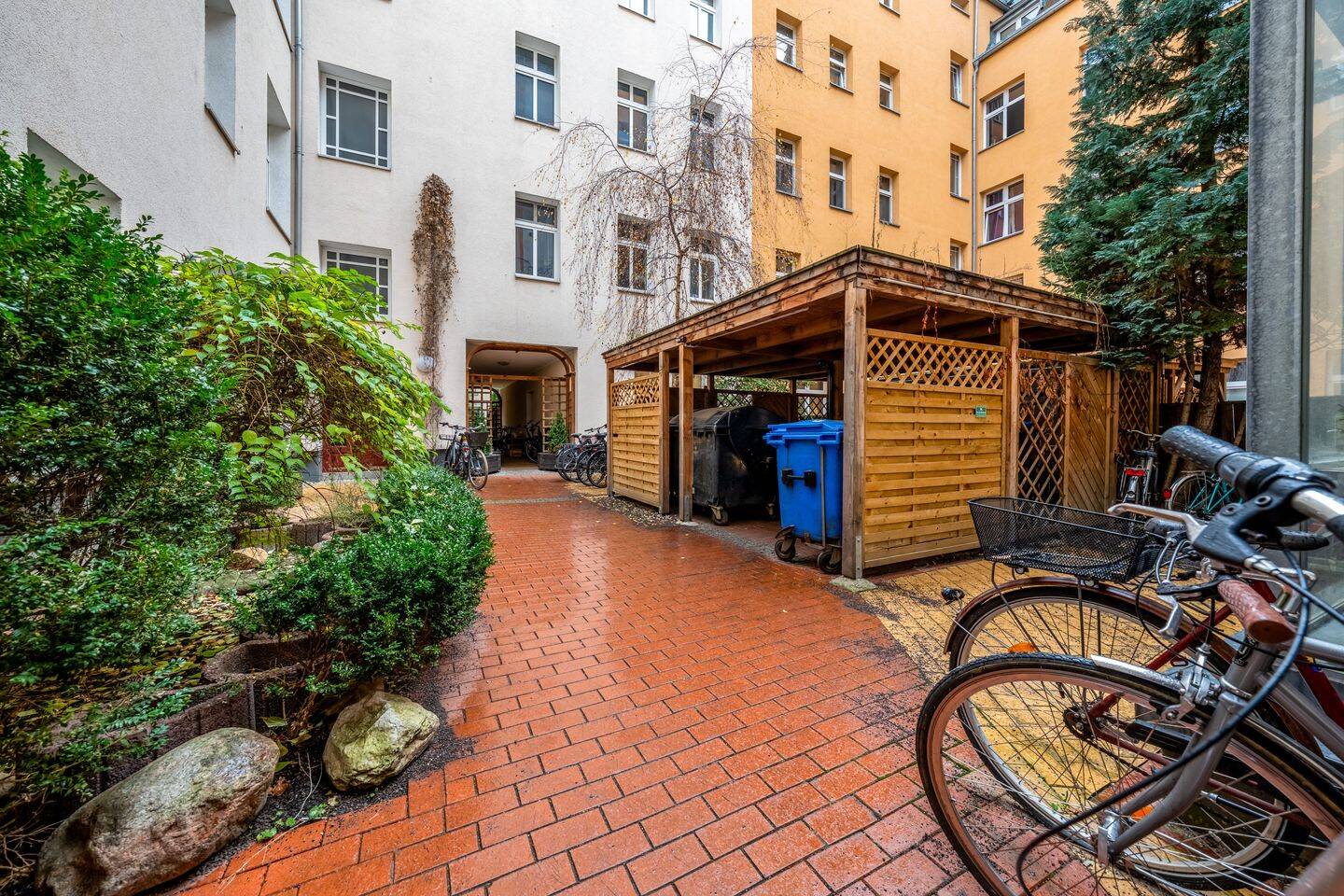 Nutzen Sie die virtuelle Tour: Vermietete 4-Zimmer-Wohnung in Berlin-Friedrichshain – Berlin – Vorschaubild 9