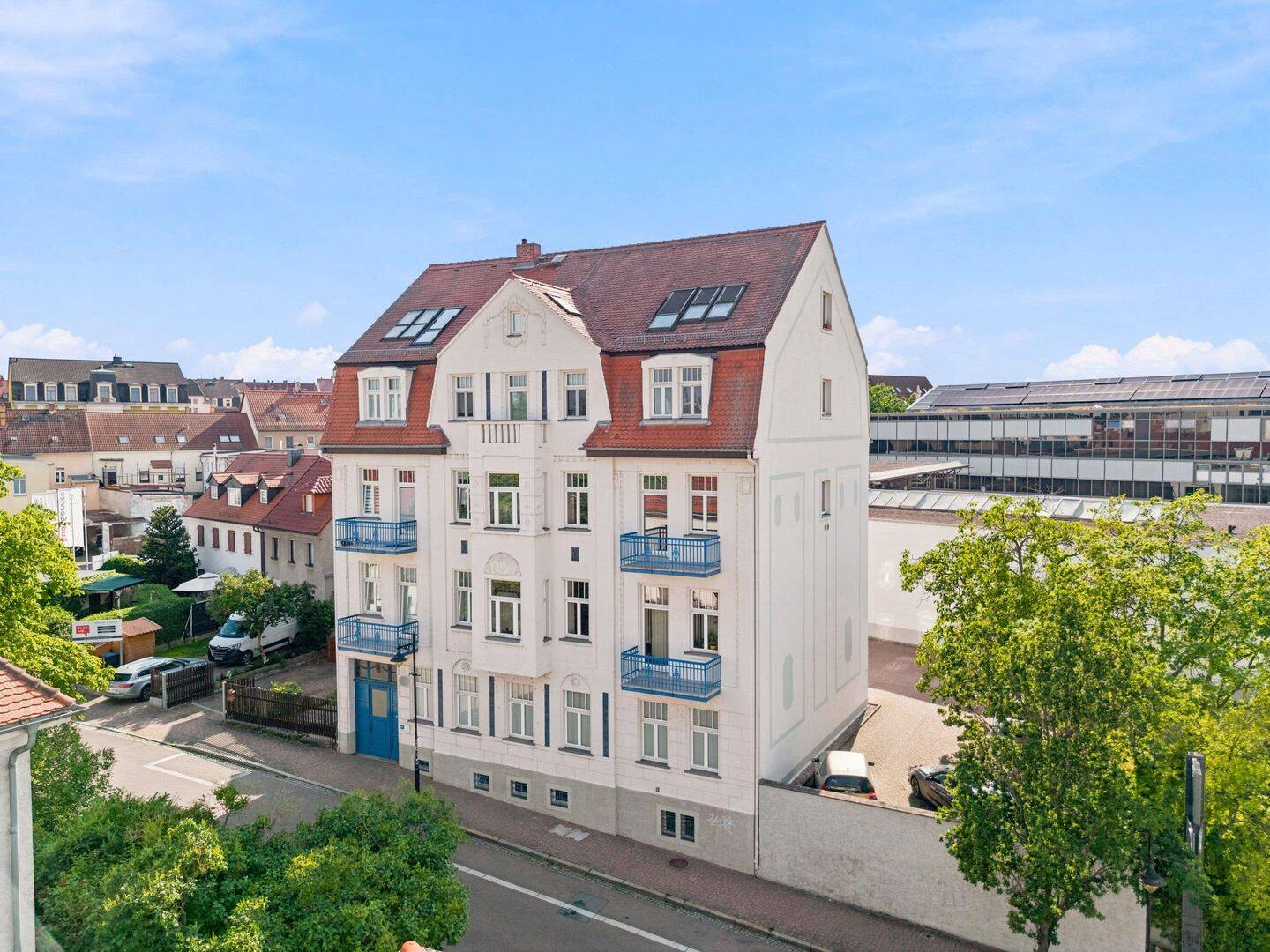 Seltene Investmentchance mit 740m²: Komplett aufgeteiltes Wohn- und Geschäftshaus aus einer Hand erwerben