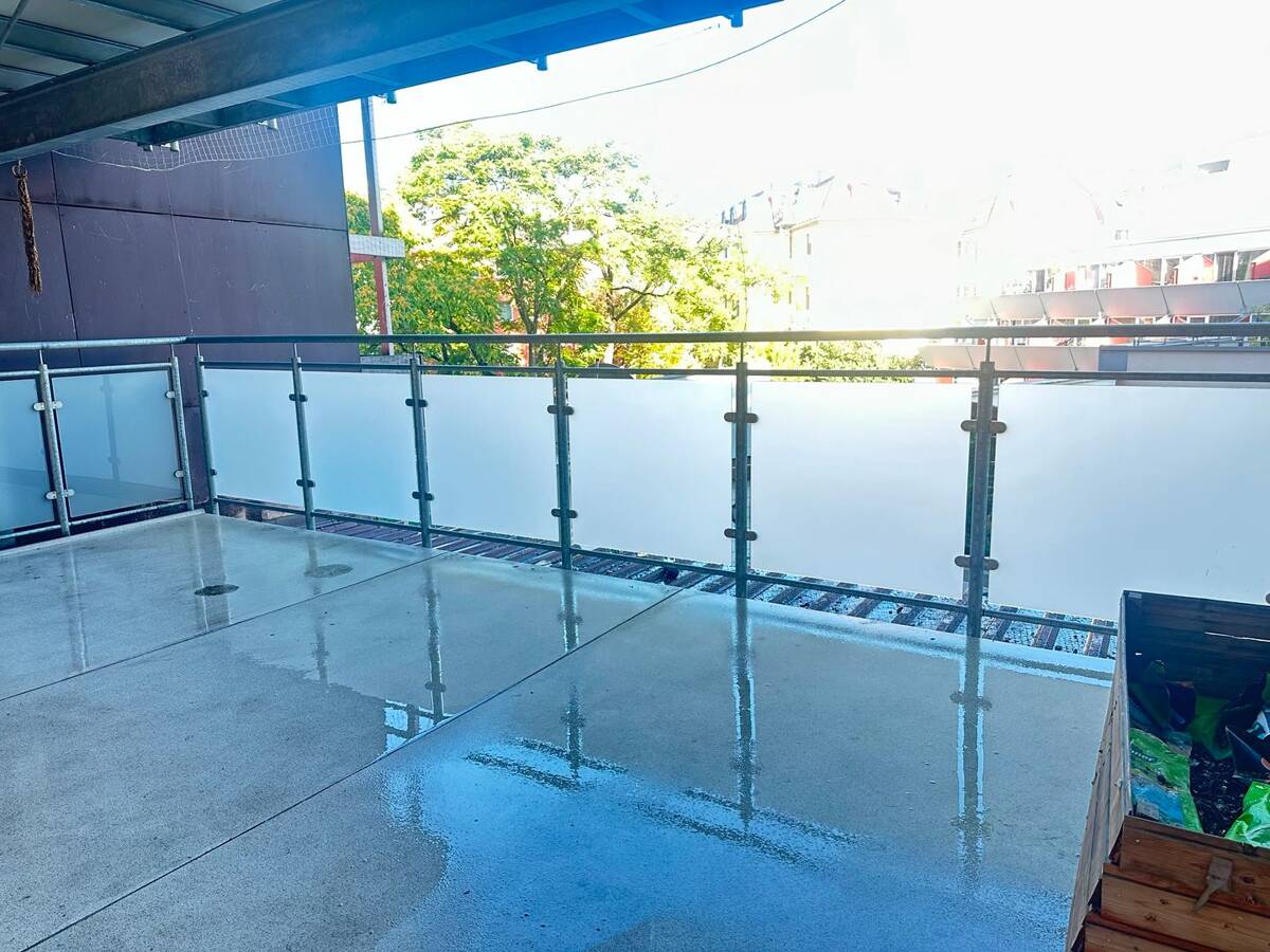 3 Zimmer Whg mit großem 18qm Südbalkon, Nähe Theresienwiese, Bad m Fenster-- LEER – 80337 München – Bild 1 von 9
