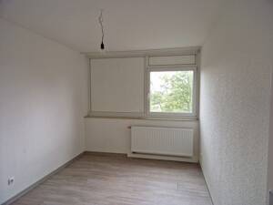 Hier fühlen Sie sich wohl und genießen den Ausblick: renoverte 3-Zimmer-Wohnung mir Balkon! – 44359 Dortmund – Vorschaubild 6