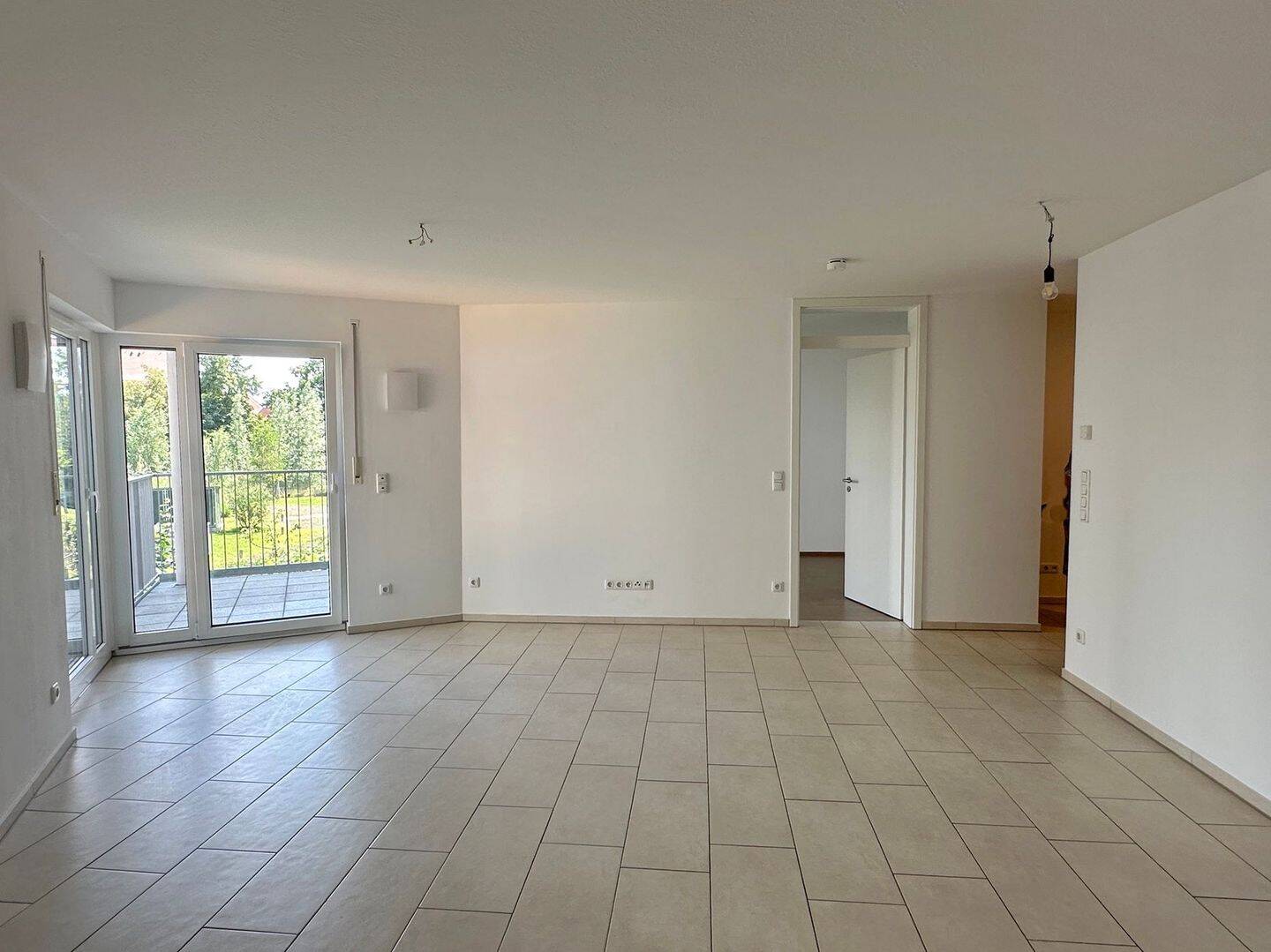 FÜRTH! MODERNE 2-ZI.-WHG. MIT BALKON & TG-STELLPLATZ... – Fürth – Vorschaubild 3