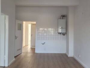 Renovierte 2-Raum-Wohnung plus Küche, Diele, Bad am Handweiser/Heerdt - sofort bezugsfertig – 40549 Düsseldorf – Vorschaubild 3