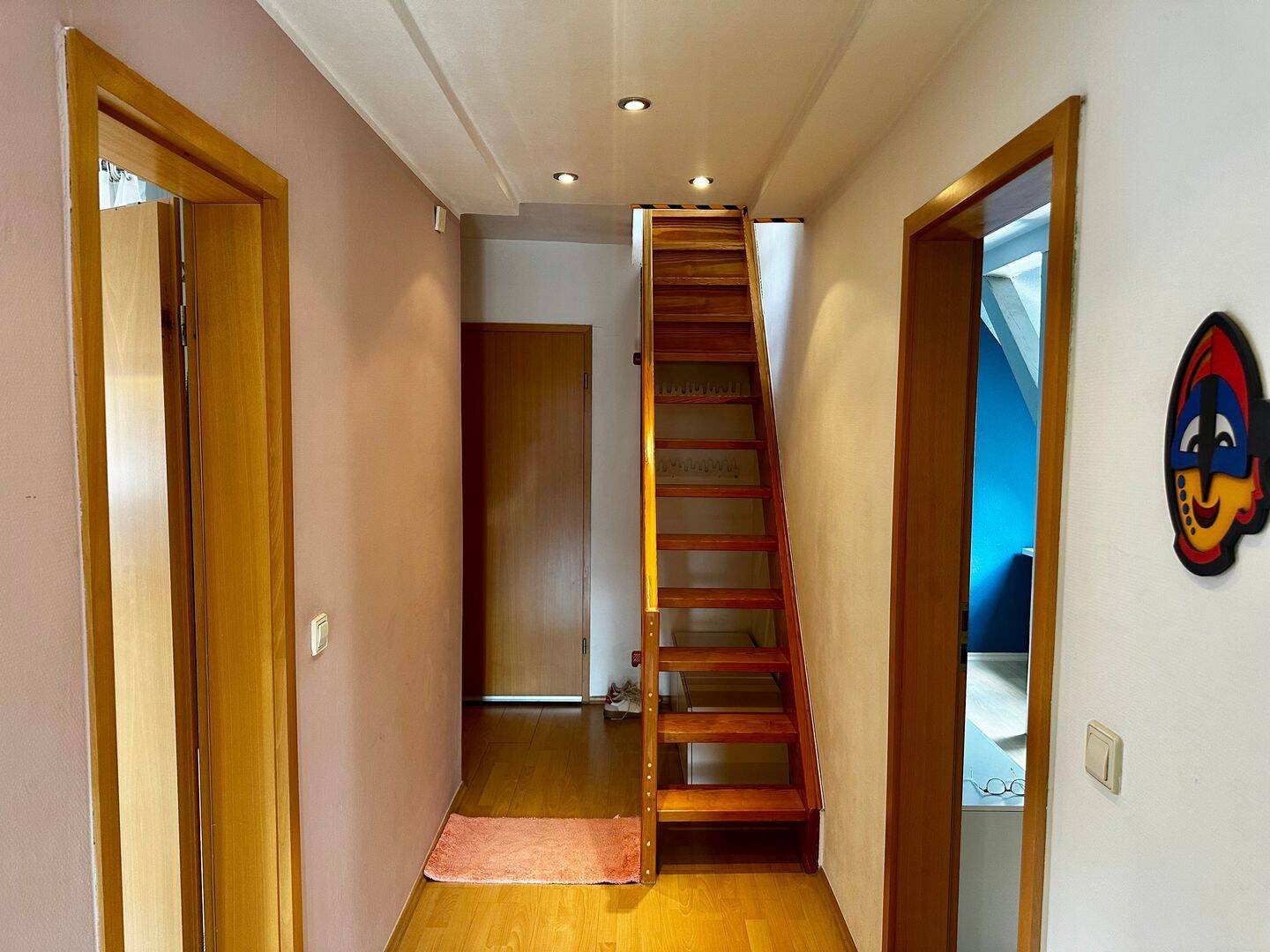 Zentrale, charmante & möblierte 3,5 Zi Galerie-Wohnung neben Killesberg – Stuttgart – Vorschaubild 9