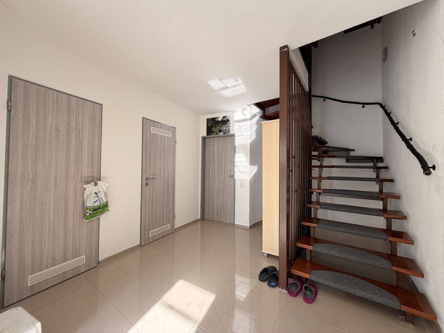 Wohnkomfort auf drei Ebenen - Exklusives Reihenmittelhaus mit Kamin, Garten und Garage – Dortmund – Vorschaubild 7