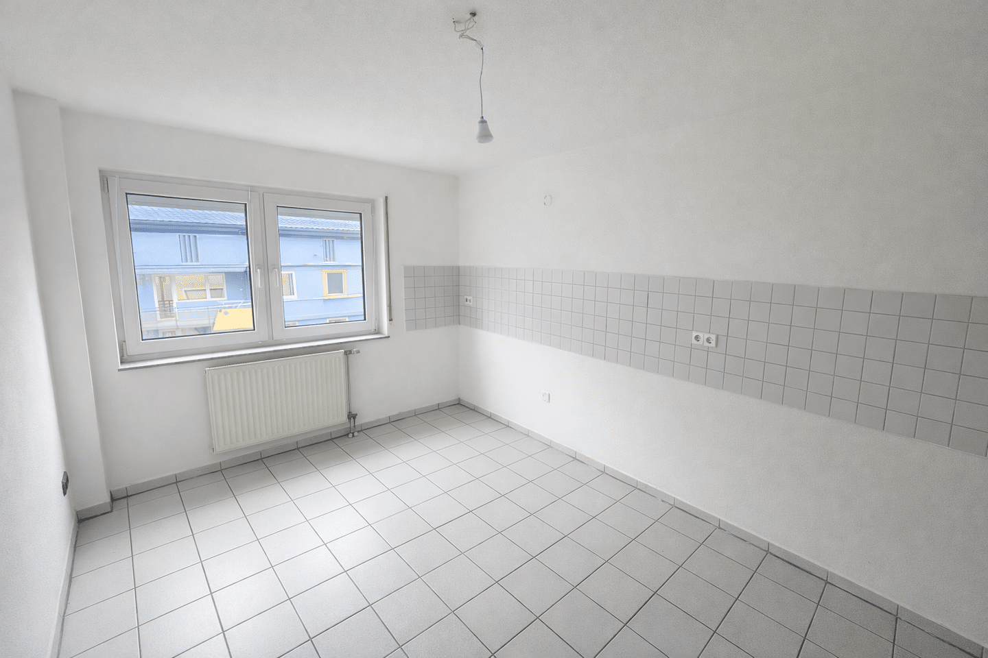 Helle und neu sanierte 3- Zimmer Whg. mit großer Dachterrasse und Stellplatz in zentraler Lage – Pforzheim – Vorschaubild 5
