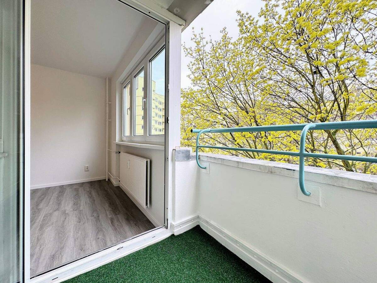 1-Zimmer-WOHNUNG: zuverlässig & langjährig vermietete + BALKON + LIFT + KELLER | in REINICKENDORF – 13403 Berlin – Bild 1 von 9