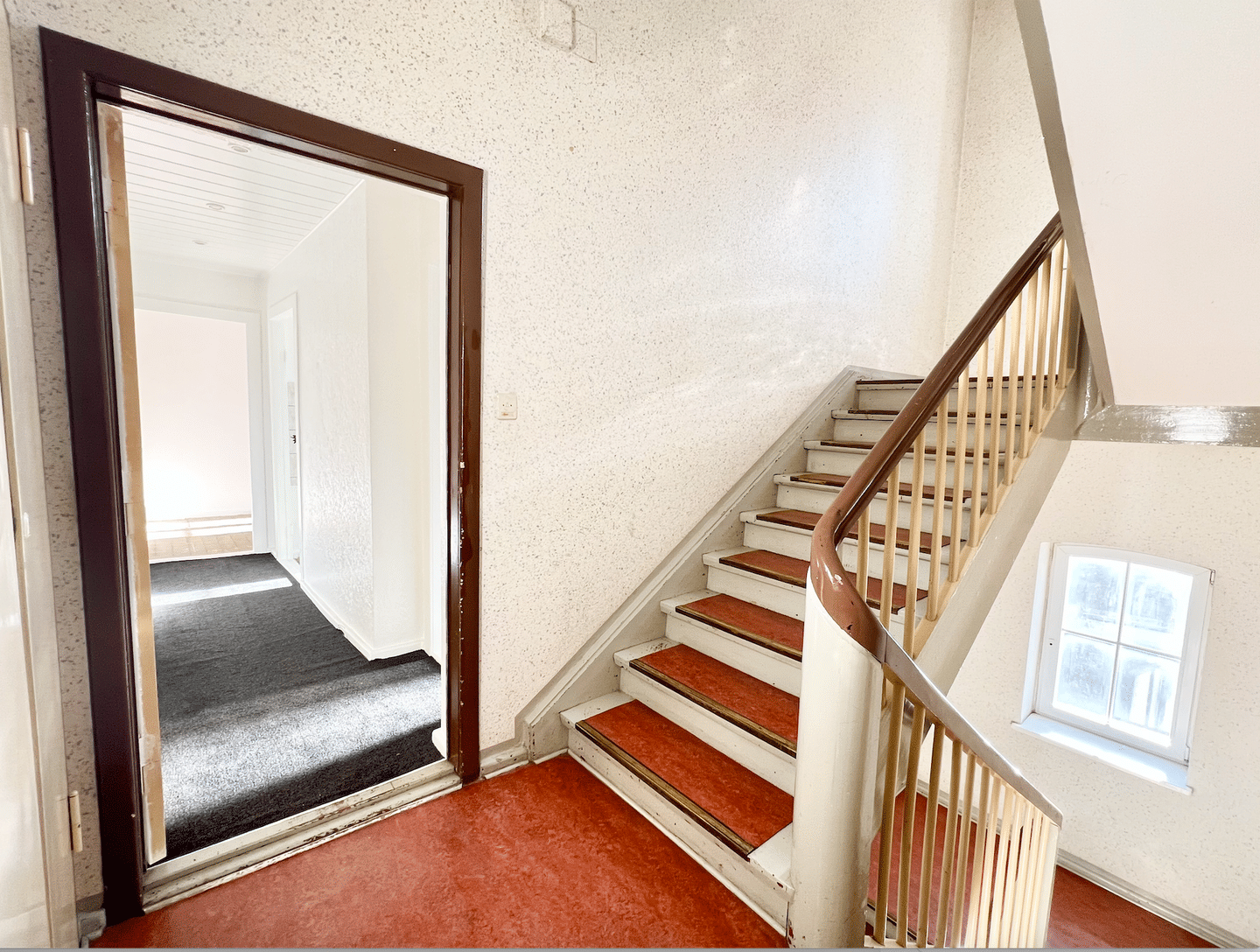 Charmante 2-Zimmer-Wohnung im 1. Obergeschoss mit Potenzial in gepflegtem Altbau