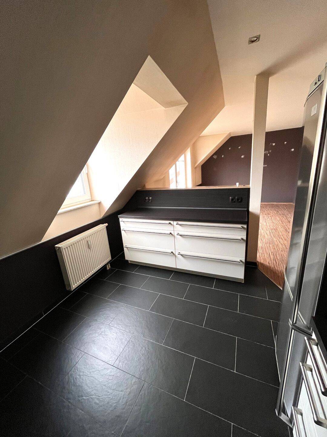 schöne 3 Raum Wohnung mit Balkon und Einbauküche – Magdeburg – Vorschaubild 3