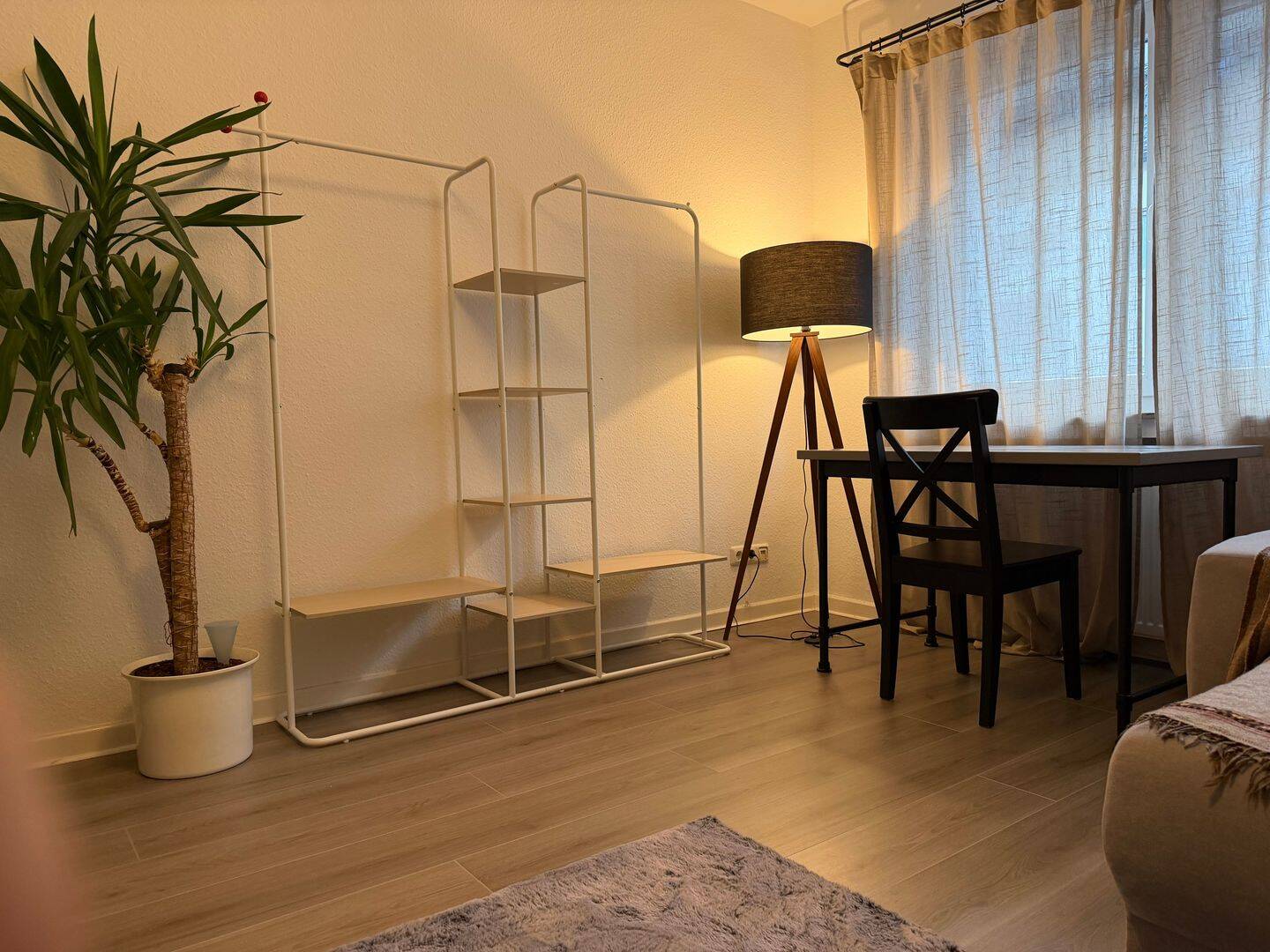 Beautiful furnished room by the Stadtgarten – Excellent location + Fully equipped kitchen with Dishwasher – Essen – Vorschaubild 4