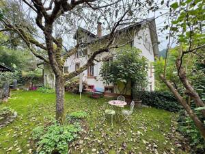 Grosszügige 1,5-Zi-Whg 39qm (+ ca. 30qm Grundfläche) mit Schlaf-Atelier-Spiel-Galerie + in 4-FamHs + GartenHaus + Apfelbaum-Garten – 79100 Freiburg im Breisgau – Vorschaubild 9