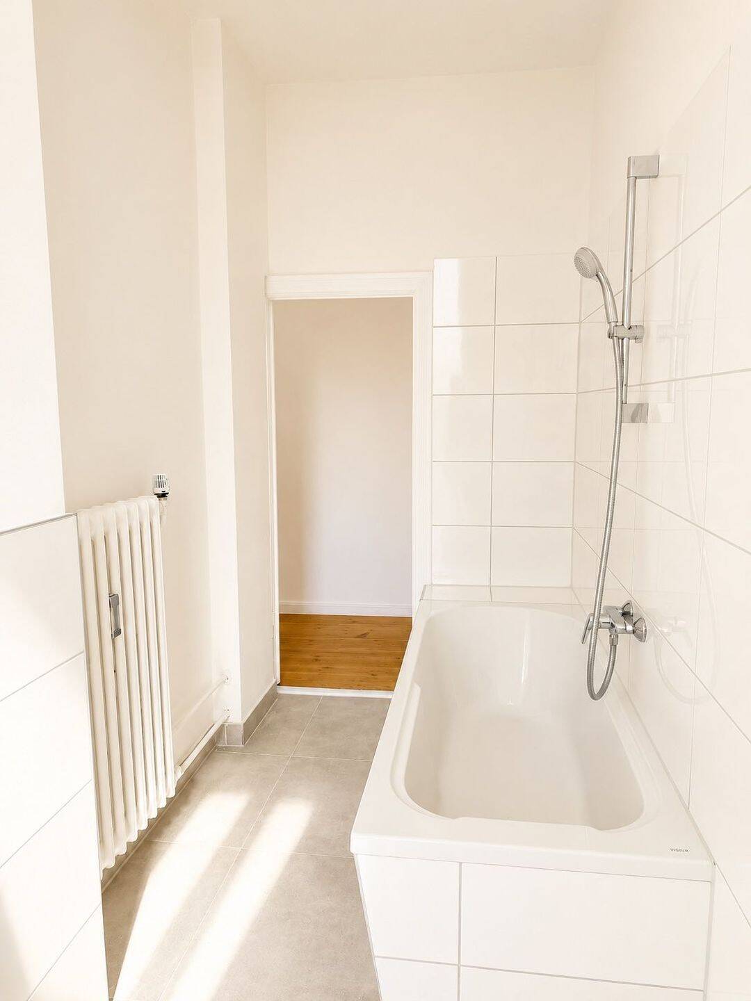 Großzügige 4-Zimmer-Wohnung in zentraler Lage (Erstbezug nach Renovierung) – Berlin – Vorschaubild 5
