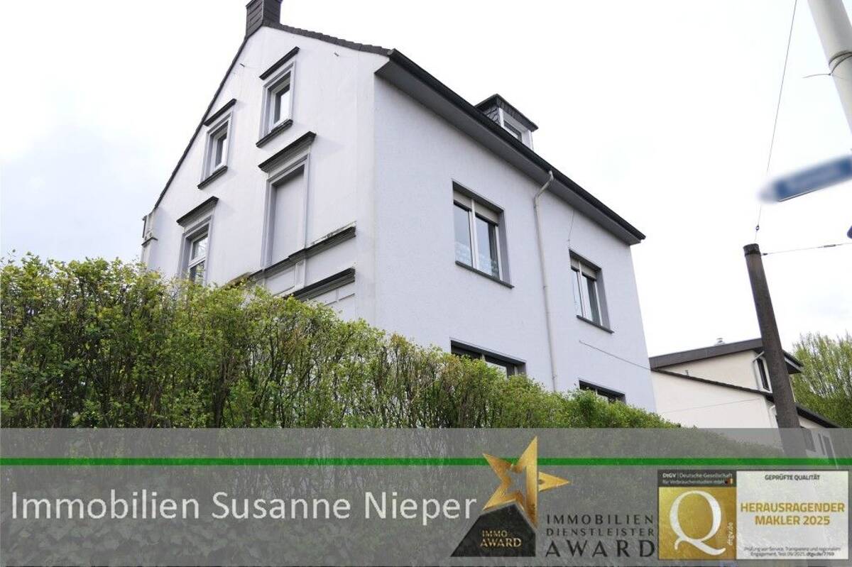 Freistehendes 3-Familienhaus mit Garten in Solingen Wald – Zwei Wohnungen sofort beziehbar – 42719 Solingen – Bild 1 von 9