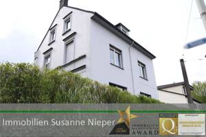 Freistehendes 3-Familienhaus mit Garten in Solingen Wald – Zwei Wohnungen sofort beziehbar – 42719 Solingen – Vorschaubild 1